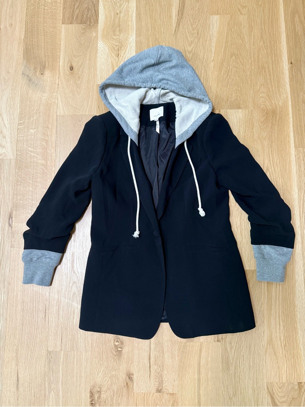 cinq a sept black hooded khloe blazer- size 6 - Picture 2 of 4